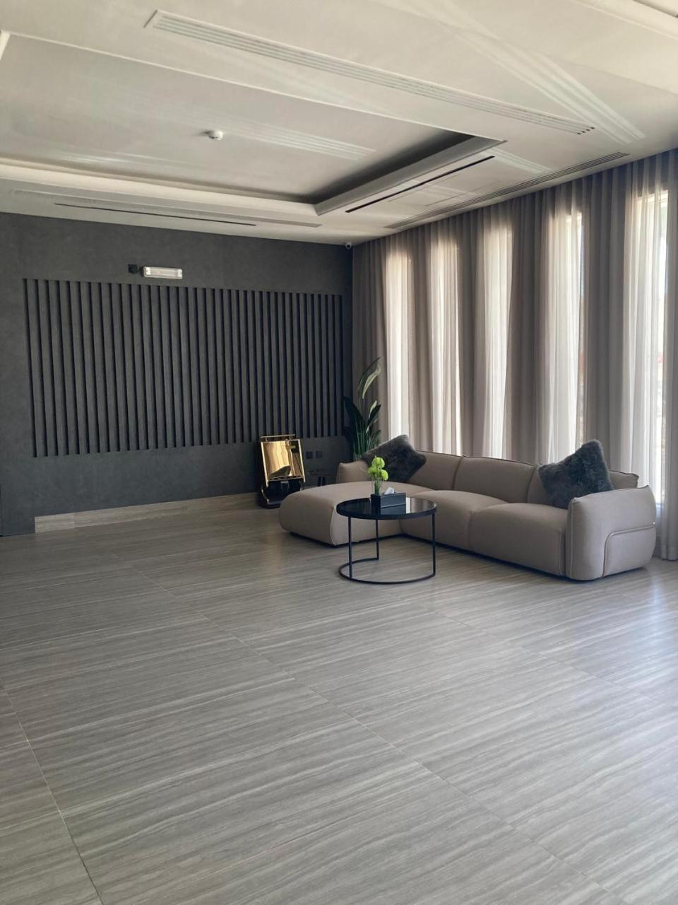利雅德Land Walk Al Aqiq公寓式酒店 外观 照片